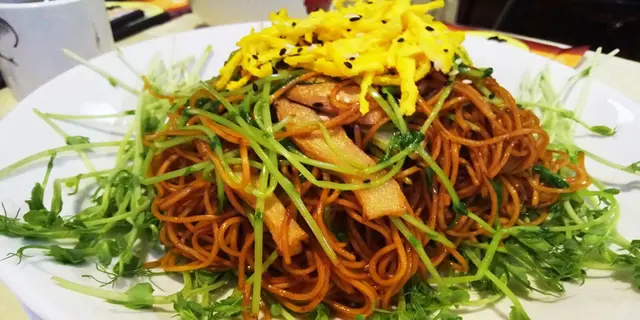 龙华酒店有营乳鸽餐 12人套餐