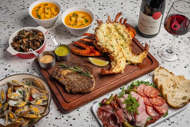 【8折, 折后$702.4】'龙虾牛扒2人餐' (原价$878) / 【75折, 折后$1,266】1KG肉眼扒4人餐 (原价$1,688)